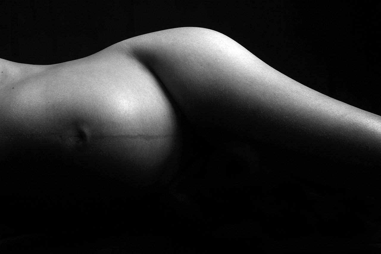 naked belly body